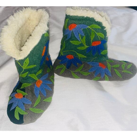 Bag Ladies of Sequim WA Toastie Boot Slippers - Women's Sz 5-6 - Recycled Wool‎ - Picture 1 of 11